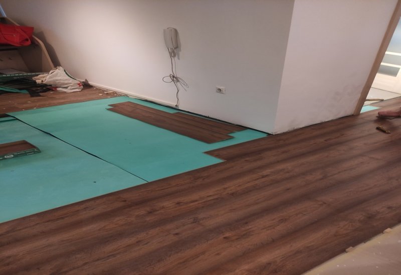 Glettelés festés szőnyegpadlózás