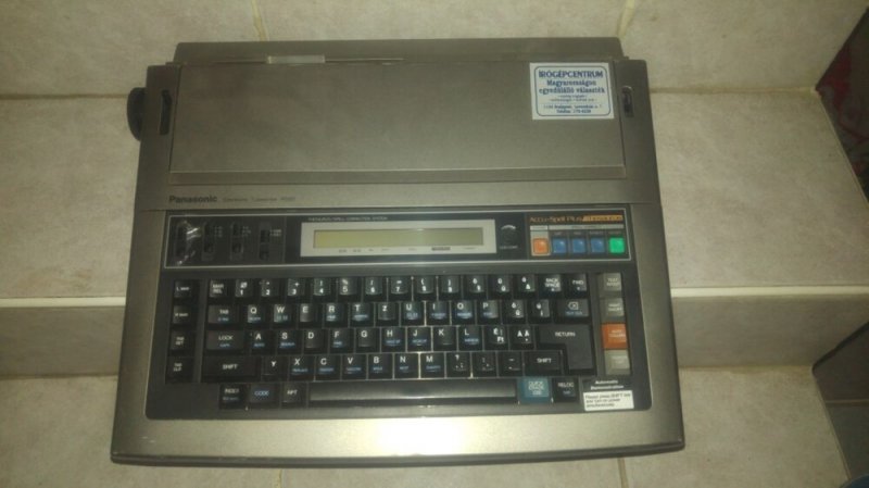 Panasonic R560 elektronikus írógép, villanyírógép