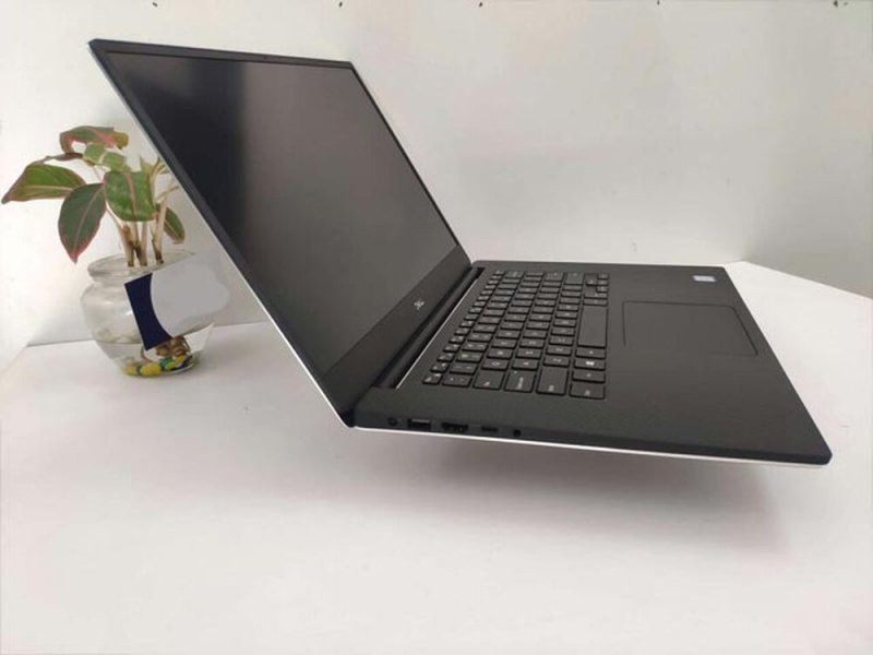 Notebook olcsón: Dell Precision 5540 /hiperbrutál gép a Dr-PC.hu-nál