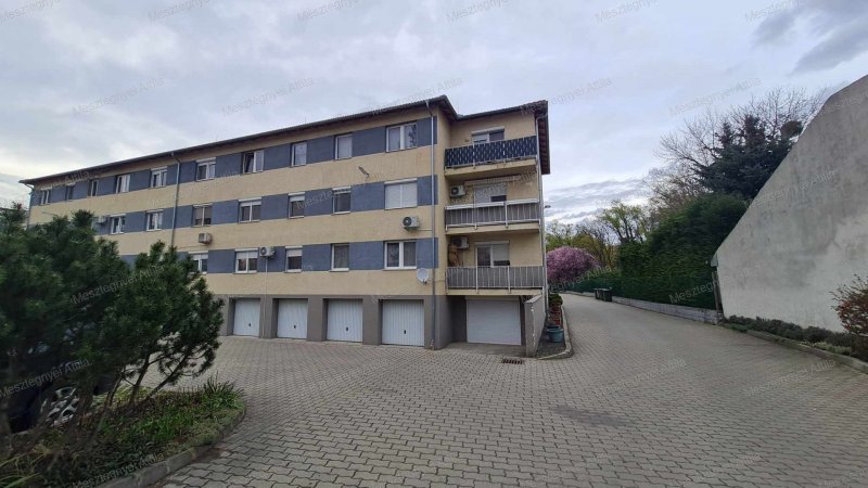 Sopronban 2006 ban épült házban eladó 3 szobás , erkélyes lakás!