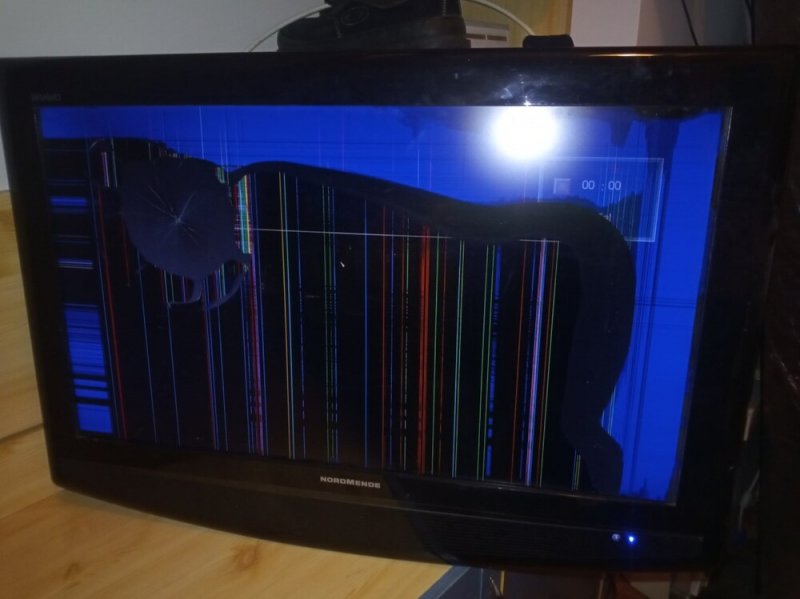 Normende NU323LD LCD TV 32" 82cm törött kijelzővel