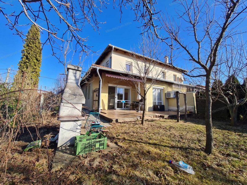 Sopron kertes város részében eladó 2012-ben épült, mediterrán stílusú családi ház!