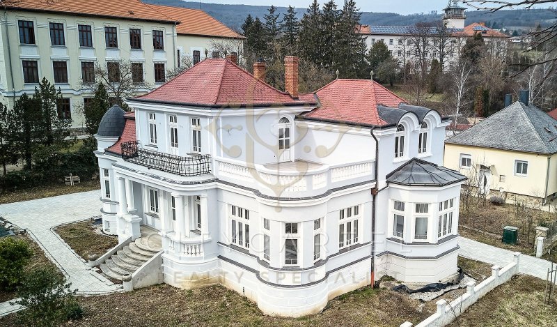 KŐSZEGEN LUXUS VILLA KIADÓ