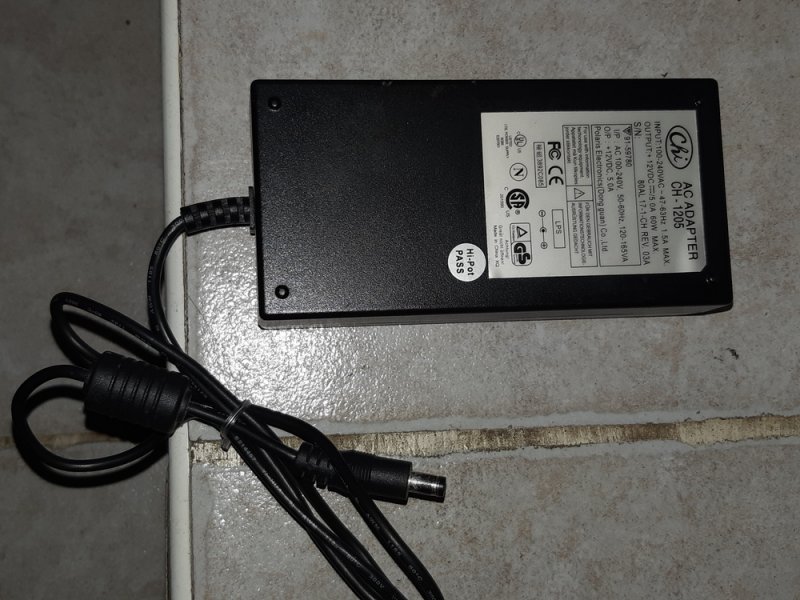 CHI CH-1205 DC adapter 12V 5A működő