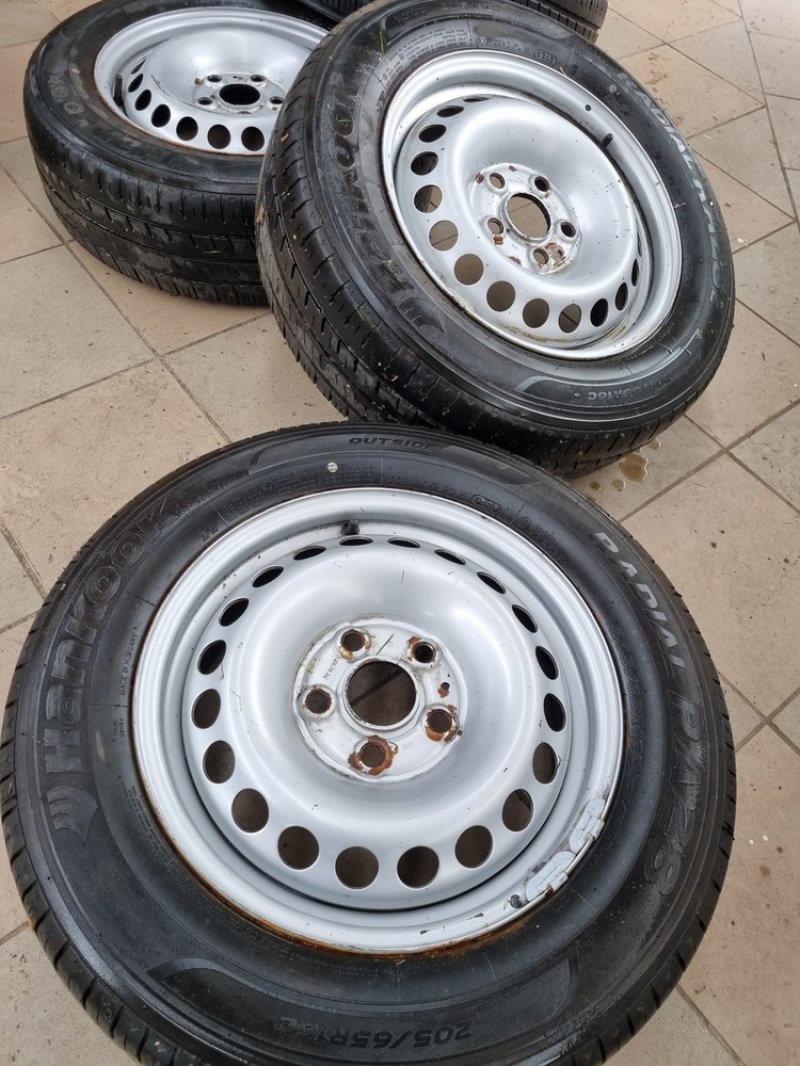 VW T5 Transporter Lemezfelni+gumi(Hankook 205/65R16C Nyári gumi,4.5mm,Dot:1717