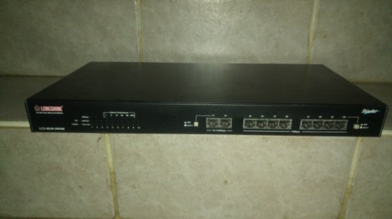 Longshine LCS-883RSV208 10/100/1000Mbps switch hibás