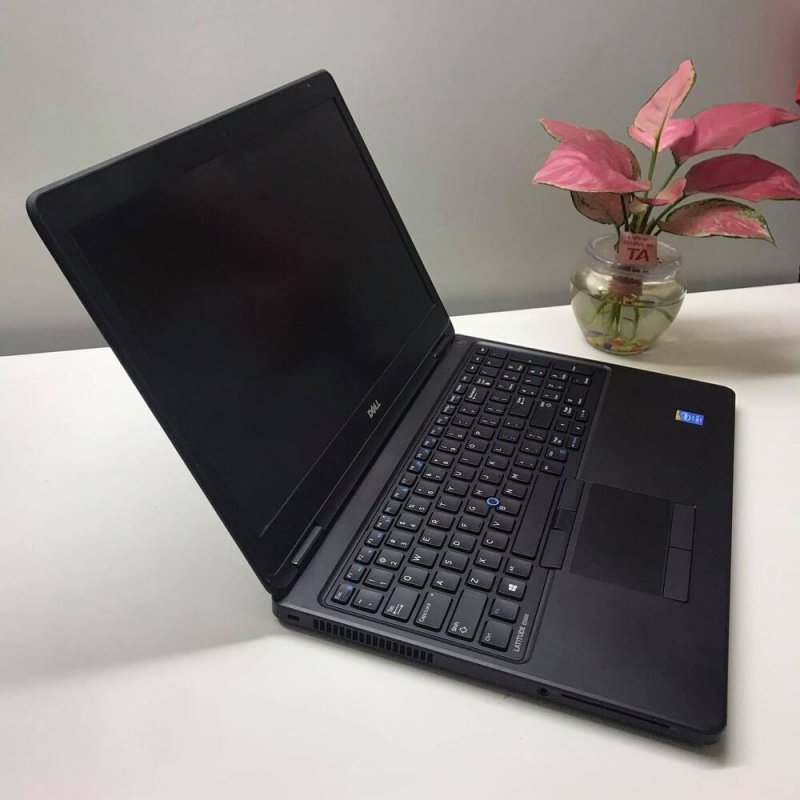 Dr-PC.hu 09.11. Mocskosjó vétel: 15.6"-Dell E5550