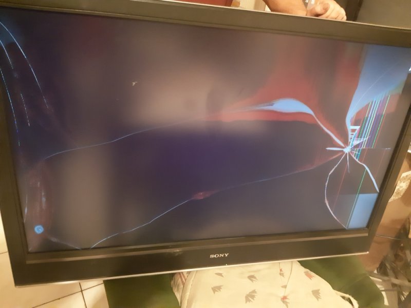 Sony KDL-46D3000 LCD TV törött kijelzős 117cm