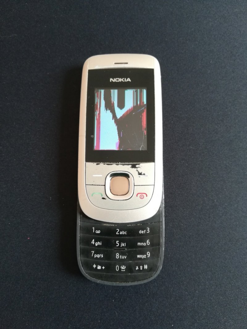 Nokia 2220s telefon eladó Törött kijelzős