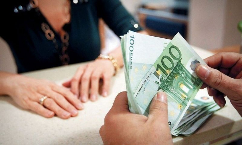 Egyedi készpénzes ajánlatok 2000 € és 5 200 000 €