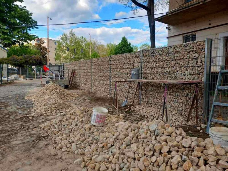 Gabion kőkerítés, támfal, kőkosár, oszlop, kapu, kerítés panel, drótfonat, vadháló