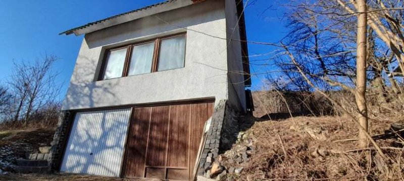 Szinteltolással épült nyaralónak kiváló ingatlan eladó Sátoraljaújhely és Sárospatak közelében.
