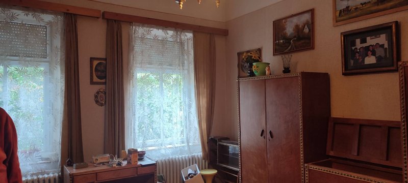 Sátoraljaújhely településen eladó udvaros társasházi lakás