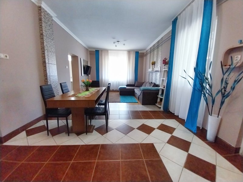 Nyíregyháza Orosi útból nyíló csendes utcában 120 m2 3 szoba + nappalis ÖNÁLLÓ CSALÁDI HÁZ eladó 