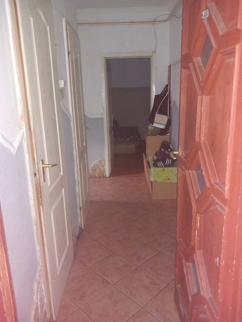 Bátonyterenyén két szobás földszinti lakás