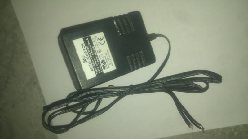 Jnelec DC adapter 12V / 300mA működő