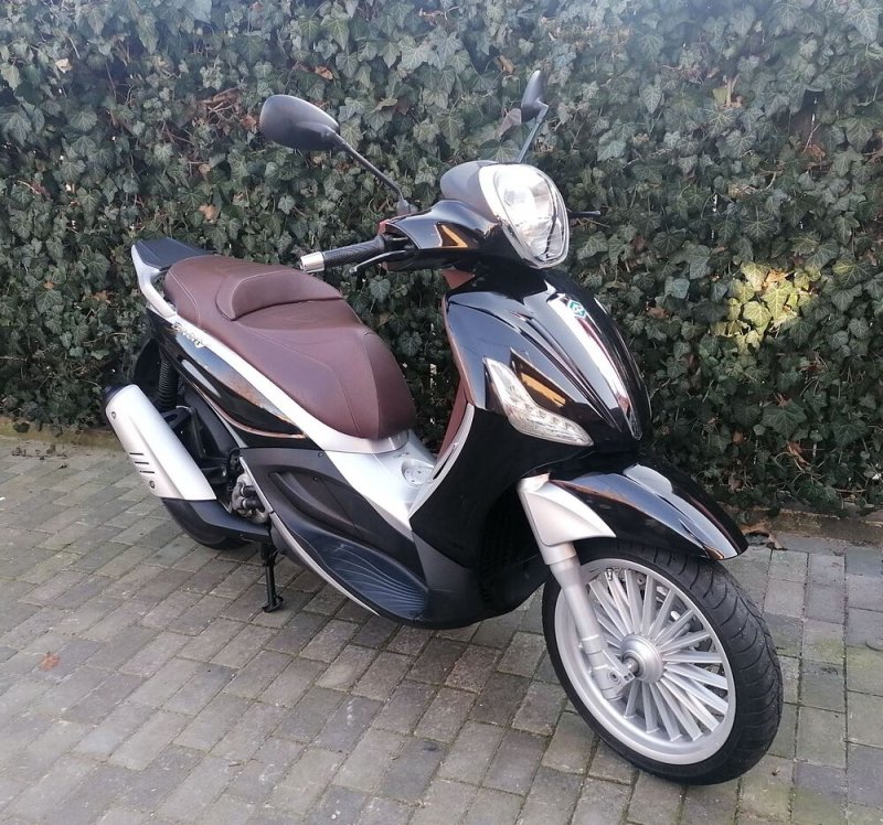 Piaggio Beverly 300 i.e Ledes