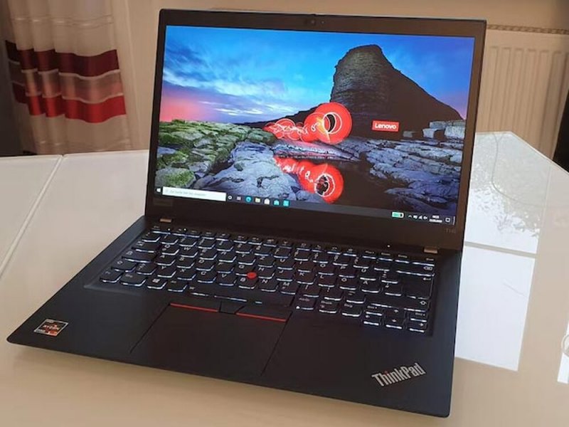 Brutál sok újdonságból: Lenovo ThinkPad T14S G1