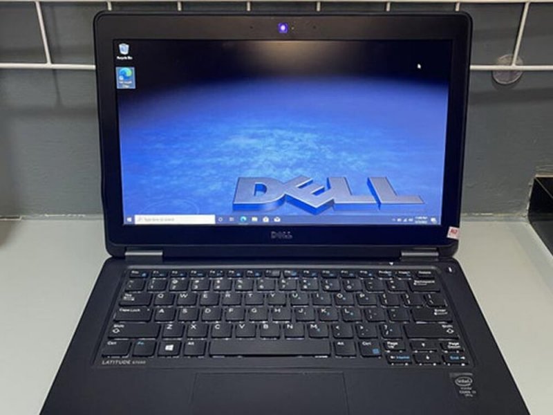 10 raklapnyi újdonság! Ez a DELL E7250 /magyar/