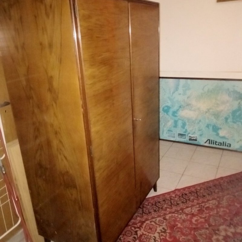 Retro jó minőségű 2 ajtós akasztós szekrény