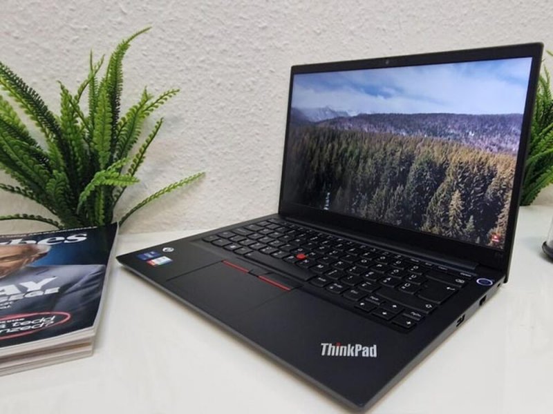 Felújított notebook: Lenovo T470 - magyar gombos -Menta