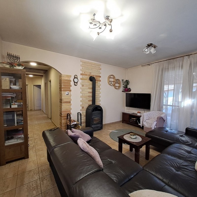 Vecsés Andrássy telepen 117 m2-es, 5 hálószoba + nappalis családi ház 438 m2-es telekkel