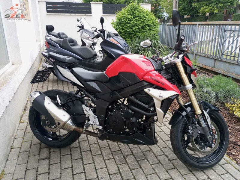 Suzuki GSR 750 (2013)