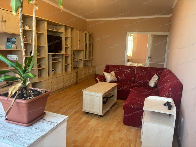 Kétteraszos, 57 m²-es lakás eladó Tatabánya-Dózsakert szívében!