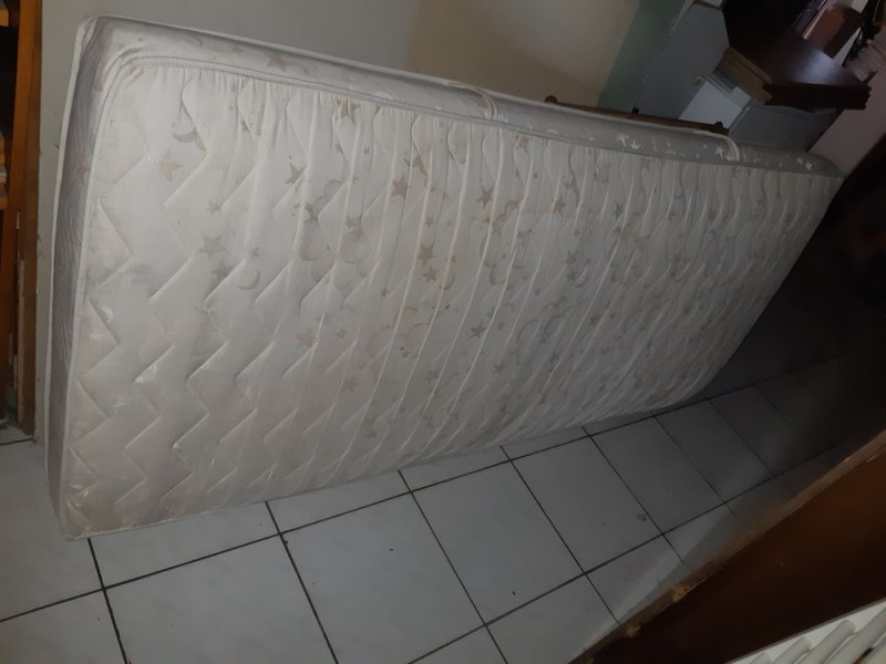Matrac 90x200cm koszos levehető huzattal