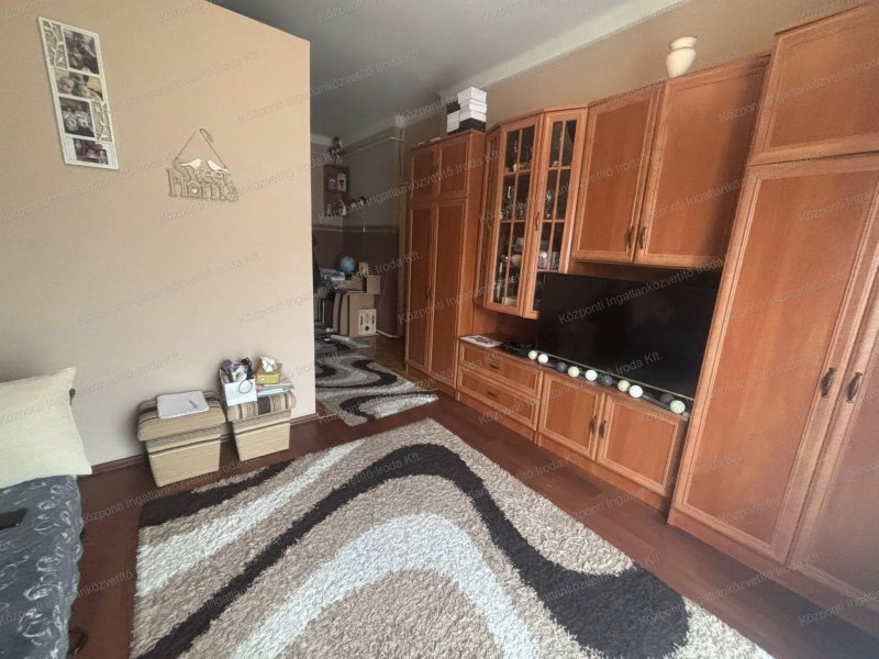 Tatabányán, Újvárosban 43 m2-es lakás eladó