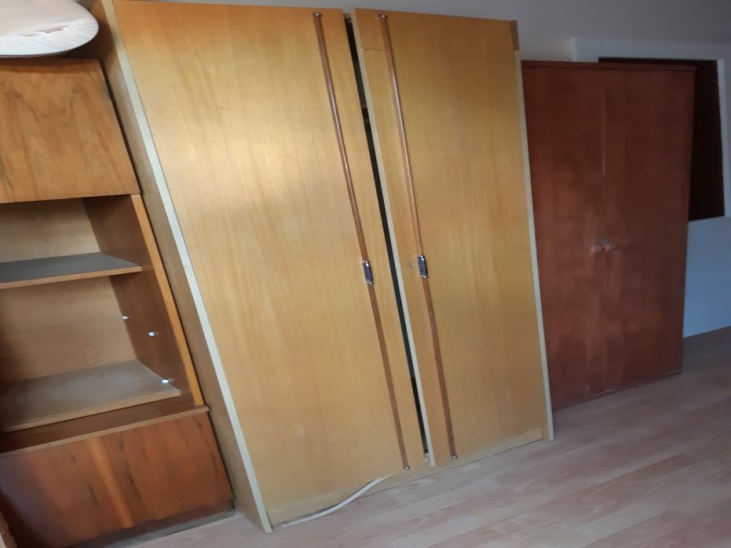 Retro polcos és akasztós szekrénysor