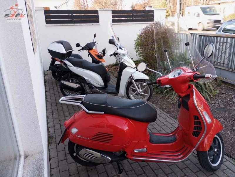Vespa GTS 300 i.e. (2011)