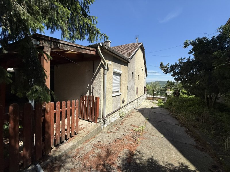 Eladó családi ház Dorog egyik legszebb részén, panorámás kilátással!