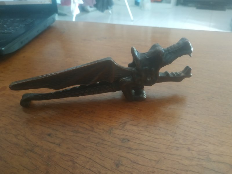 SÁRKÁNY FORMÁJÚ DIÓTÖRŐ, FÉM, KOPOTT