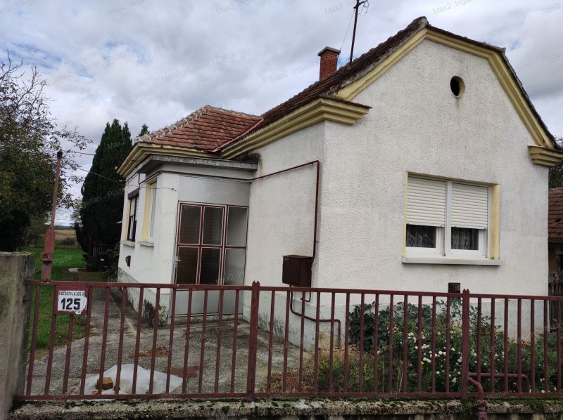 Püspökmolnáriban 2+1 szobás azonnal költözhető családi ház eladó