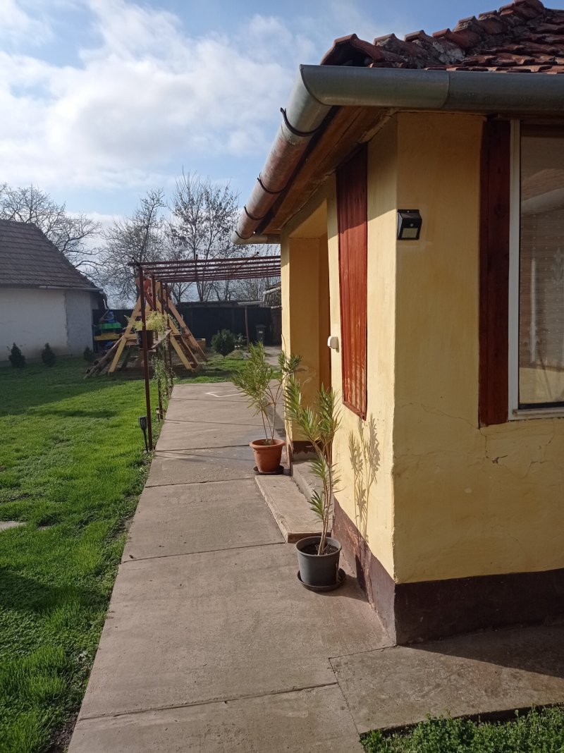 Békésen 67 m2  családi ház eladó.