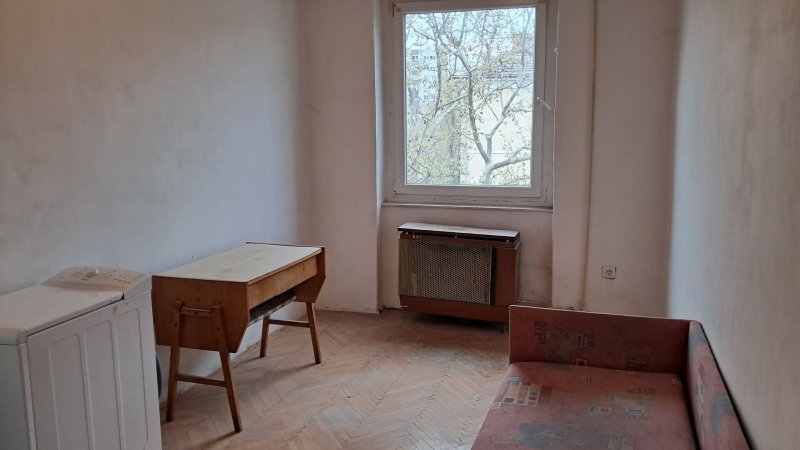 SZOLNOK BELVÁROSI LAKÁS ELADÓ