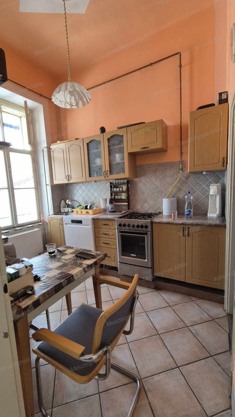 Sopron belvárosában ELADÓ 2 külön szobás Lakás!