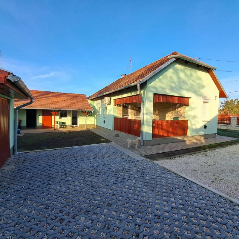 Szajol eladó csládi ház