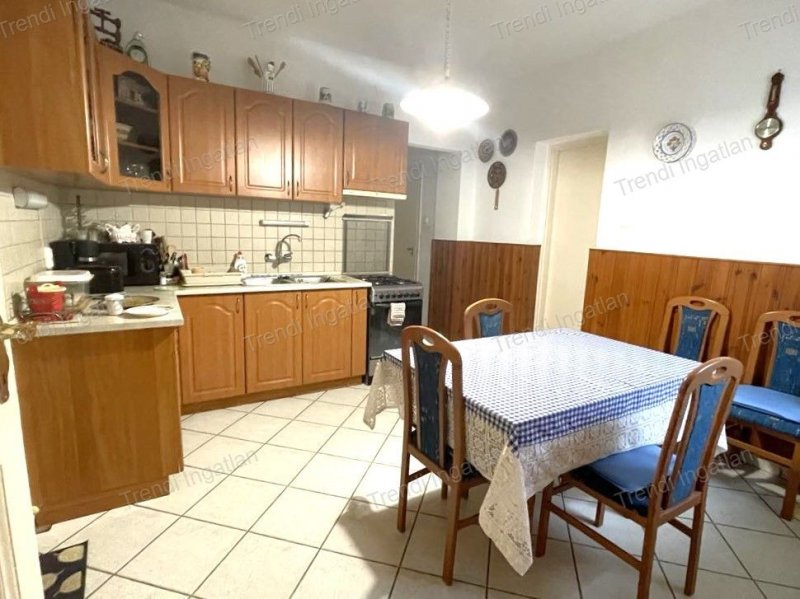 Győrszentiván központjában eladó ház