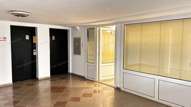 Nyíregyháza abszolút belvárosában 90 m2-es,  több helyiségből álló iroda kiadó 