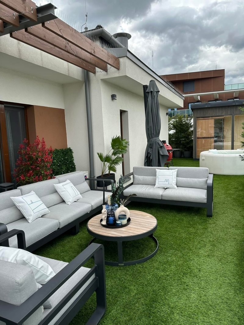Madárhegyi LUXUS PENTHOUSE lakás eladó! Profi belsőépítész csapat által tervezve, kivitelezve.