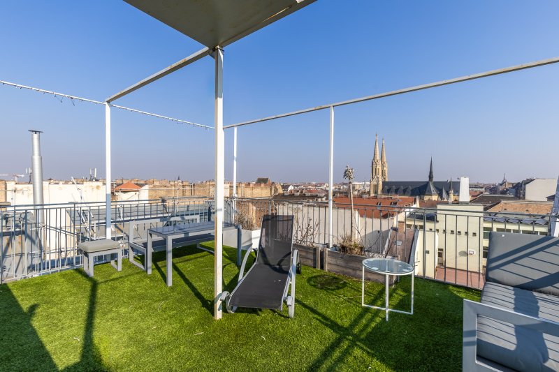 Lenyűgöző panorámás luxus penthouse Budapest szívében – két szinten, páratlan kilátással!