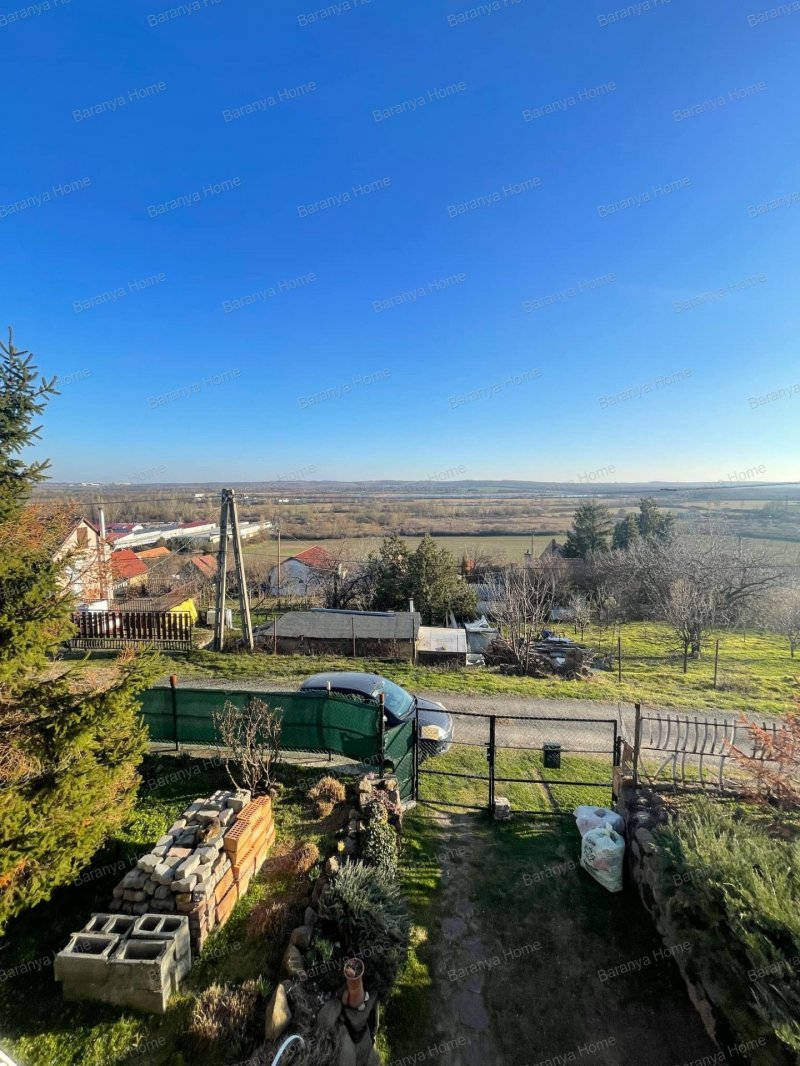 Panorámás zártkerti ház Zsebedombon!
