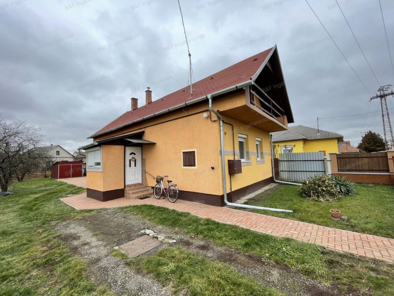 Püspökladányban 95 m2-es családi ház