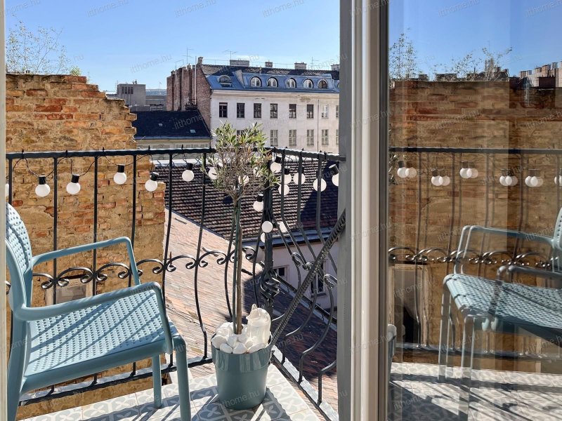 Cozy, Parisian-mood apartment in the center of downtown