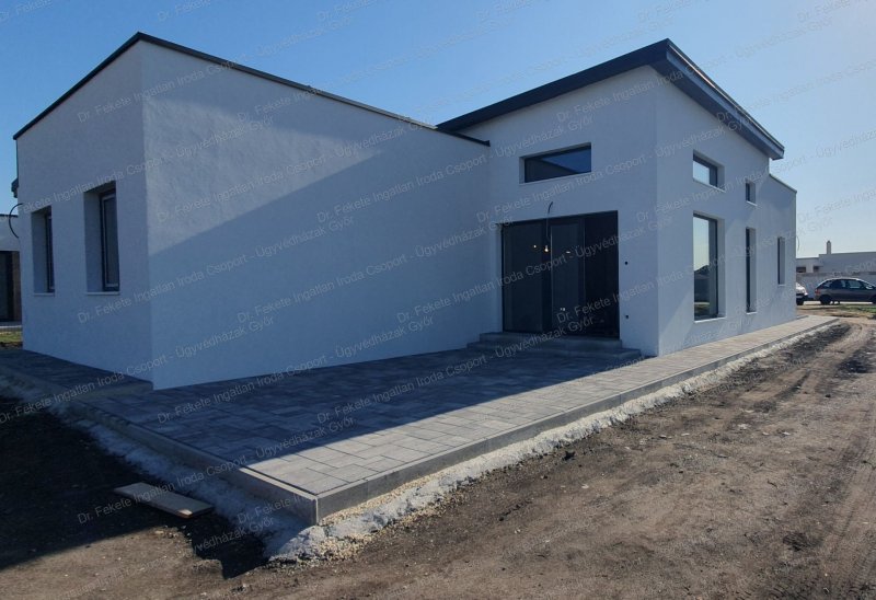 Exkluzív családi otthon kulcsrakészen – különleges terek, modern elegancia!