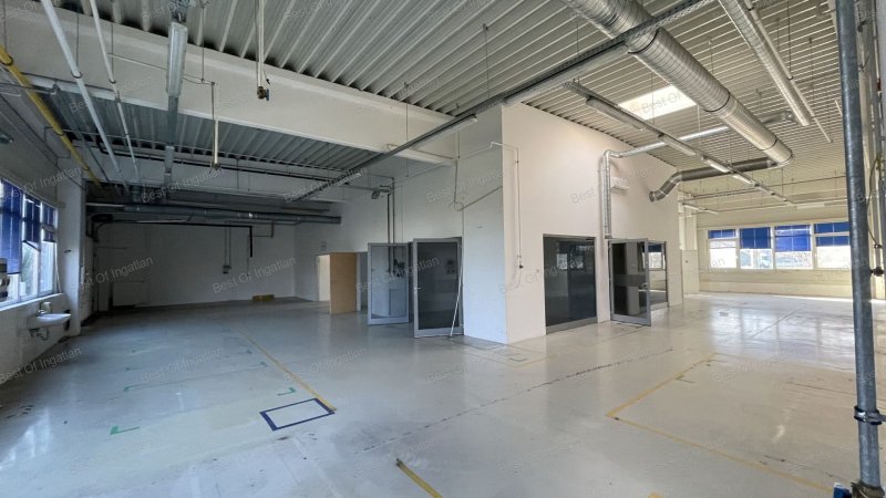 Győri Ipari Parkban irodaház csarnokkal, együtt vagy külön KIADÓ!