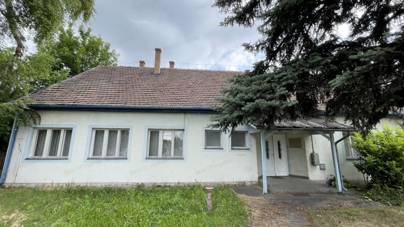 Győr-Szabadhegyen 7 helyiségből álló iroda és raktárépület hosszútávra kiadó!