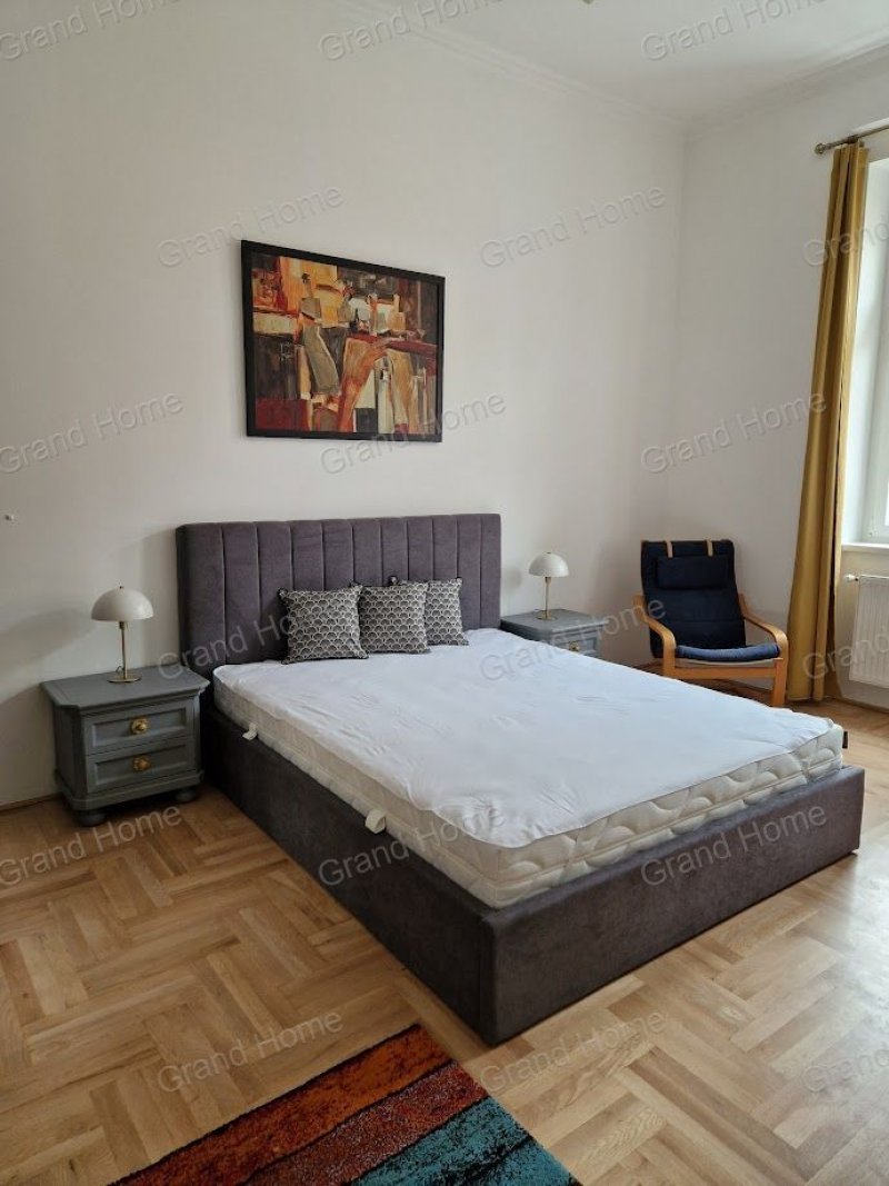 7. Kerületben 4 szobás lakás kiadó